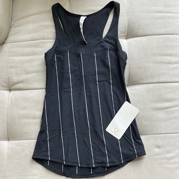 NWT Lululemon Run: First Base Tank
Cliff Hanger Stripe Black Heathered Slate - Picture 1 of 6
